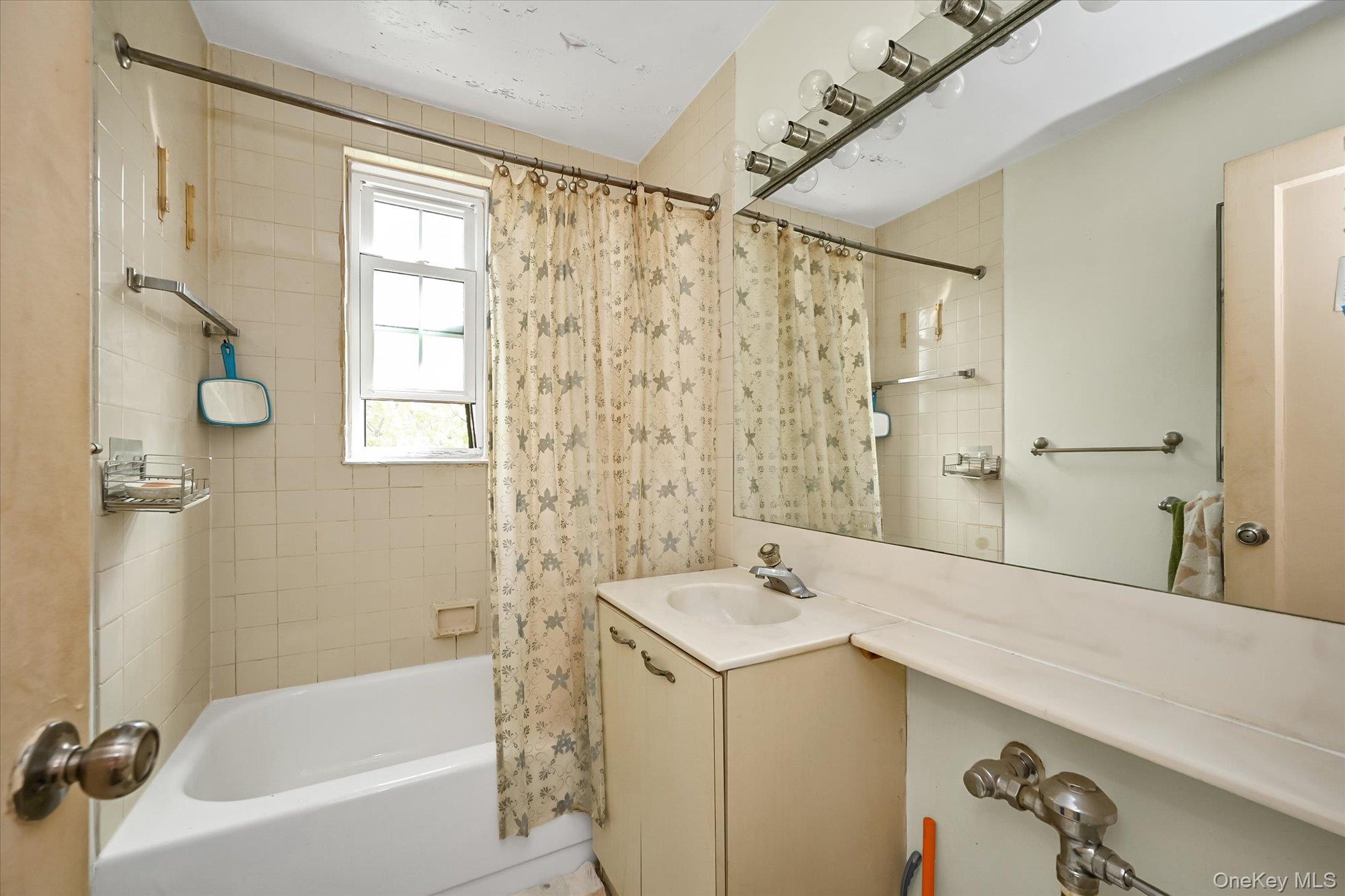 139-09 84 Drive 608 Property Photo 12