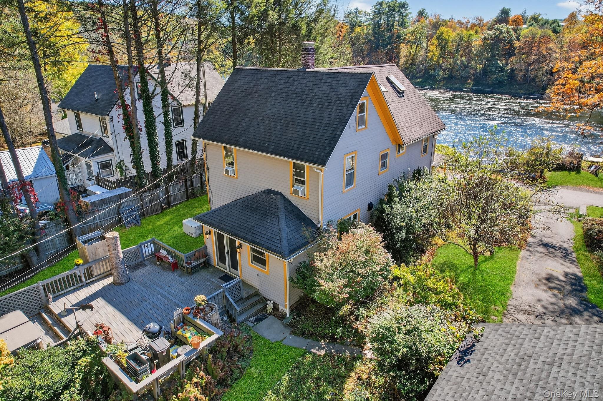 48 River Road Property Photo 10