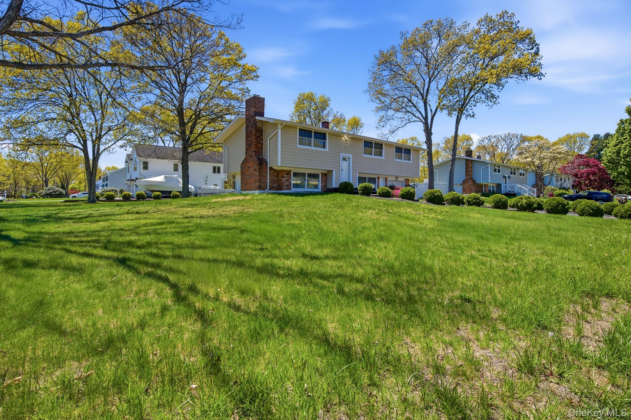 22 Fairway Drive Property Photo 3