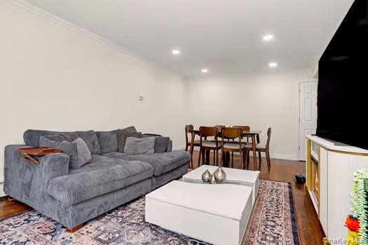 129 Parkside Drive Property Photo 4