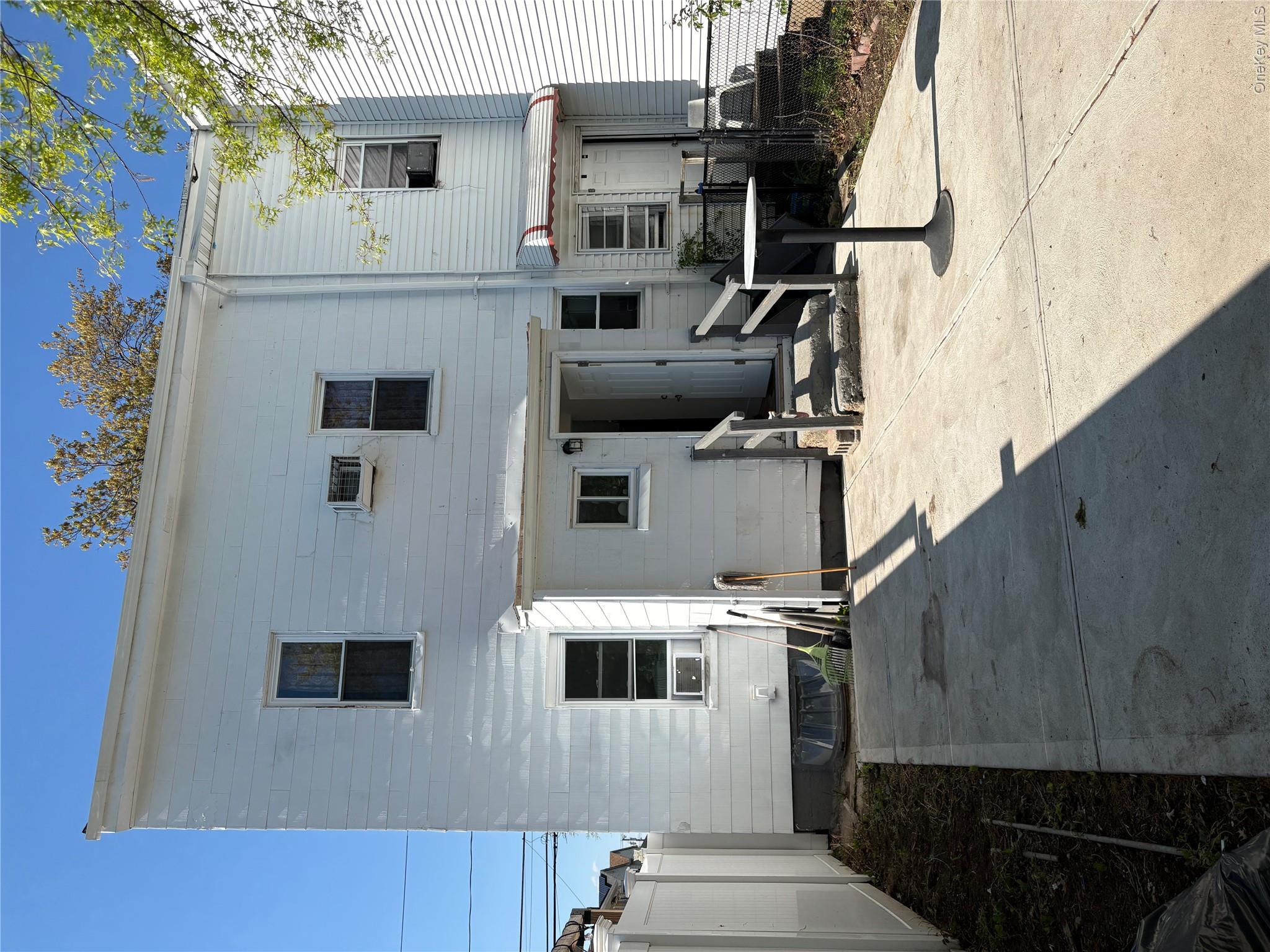 1108 1st Avenue Property Photo 2
