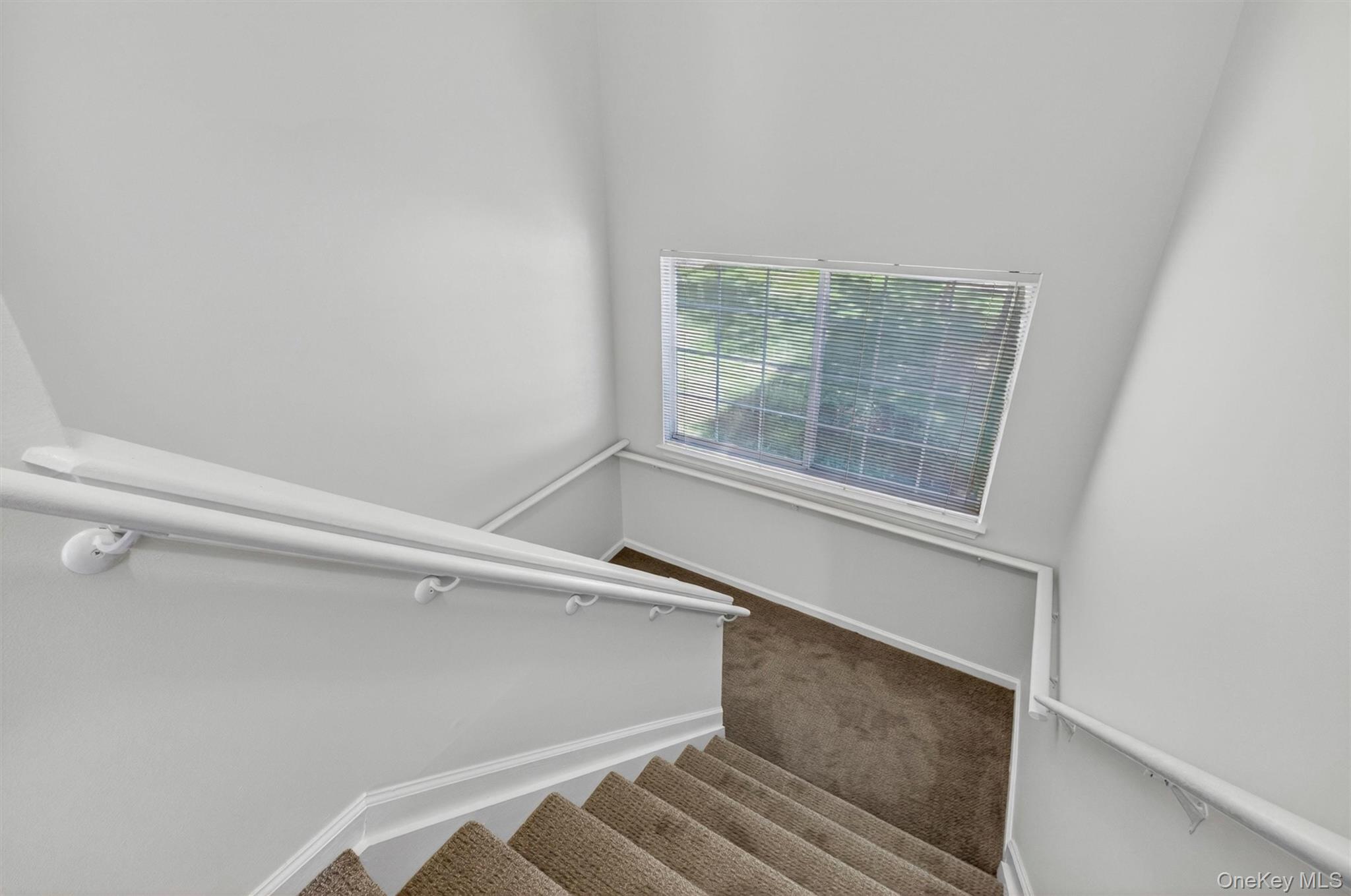 204 Autumn Lane Property Photo 6
