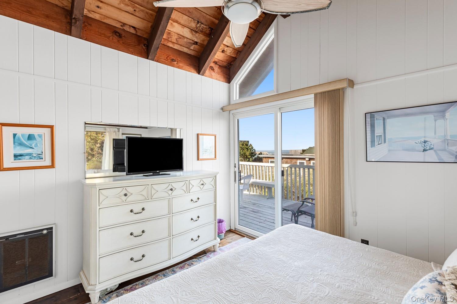 200 Clipper Road Property Photo 16