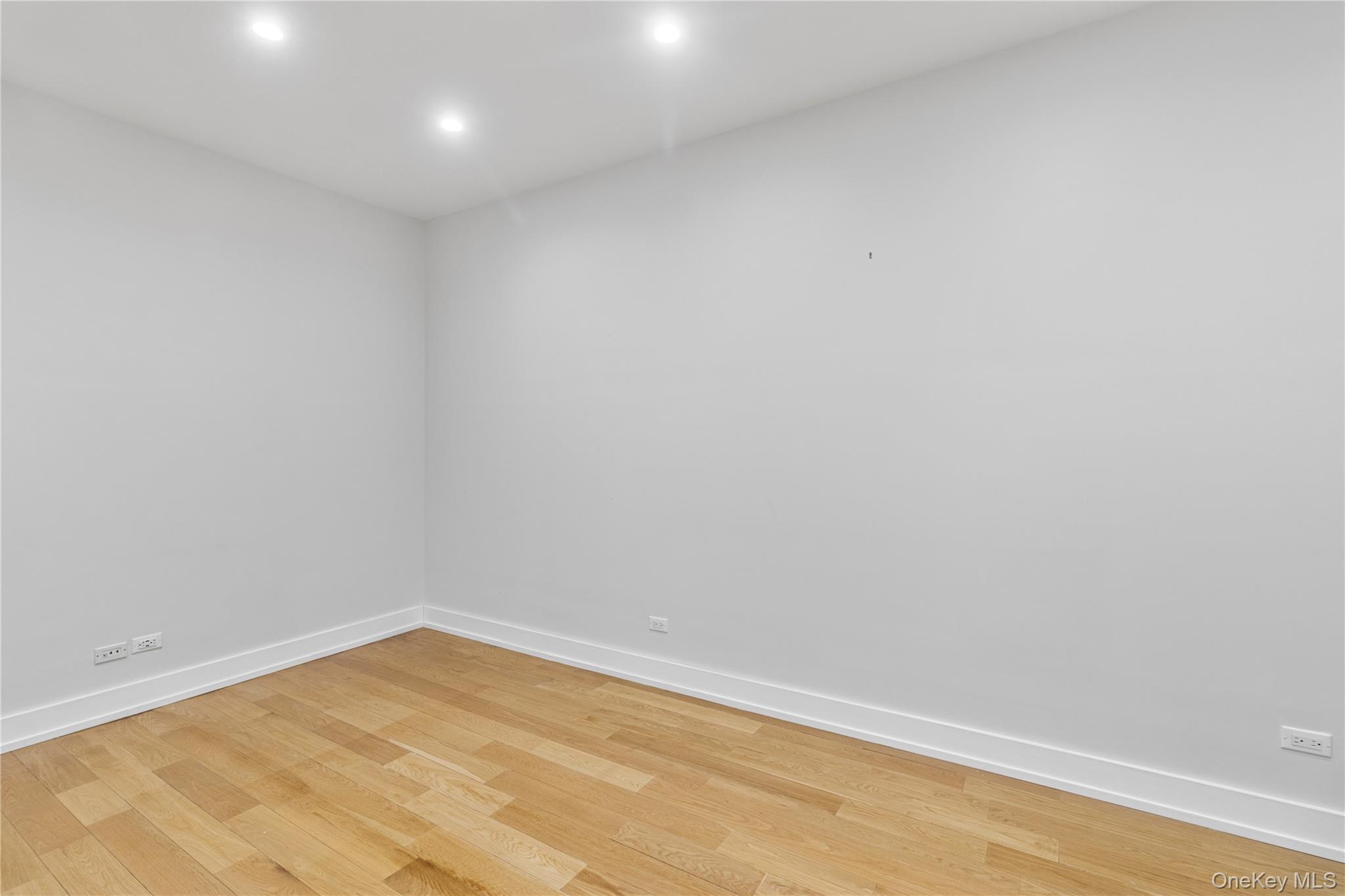 12 Crown Street A5 Property Photo 11