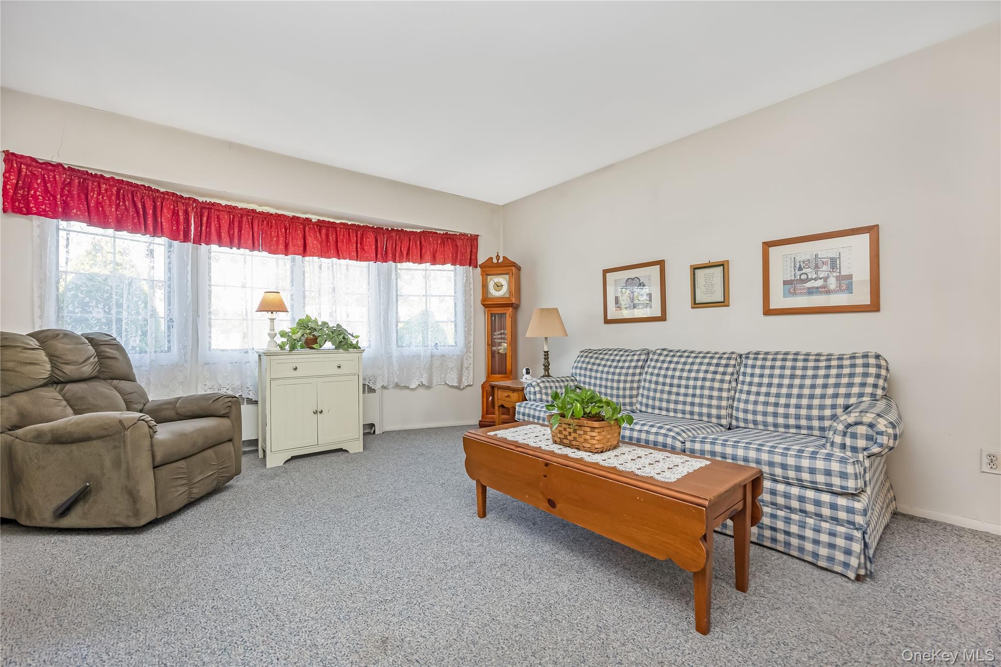 3 6th Avenue Property Photo 5