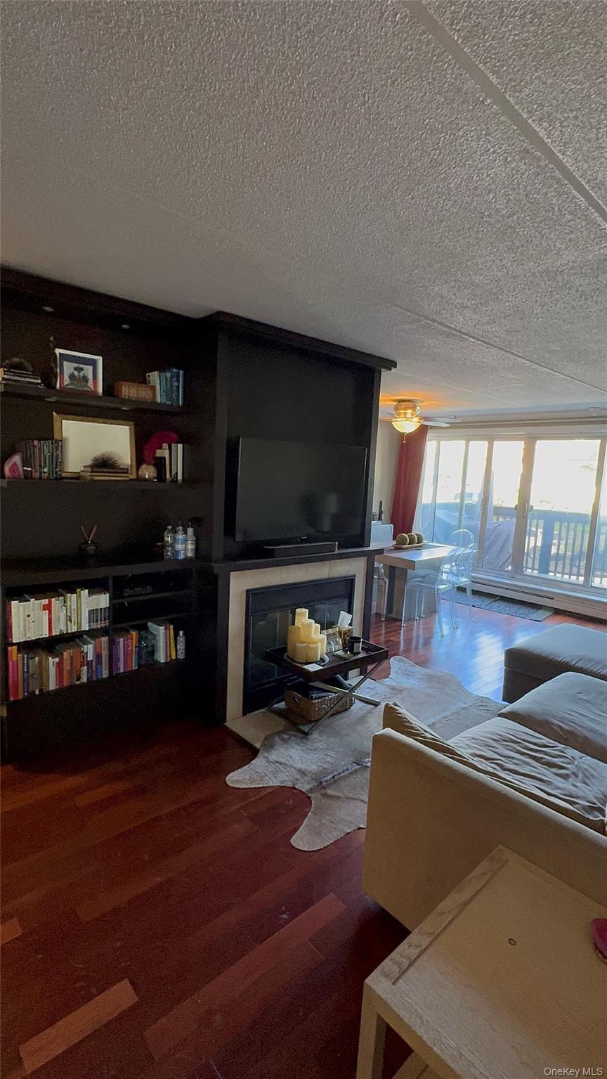 397 N Broadway 3a Property Photo 6