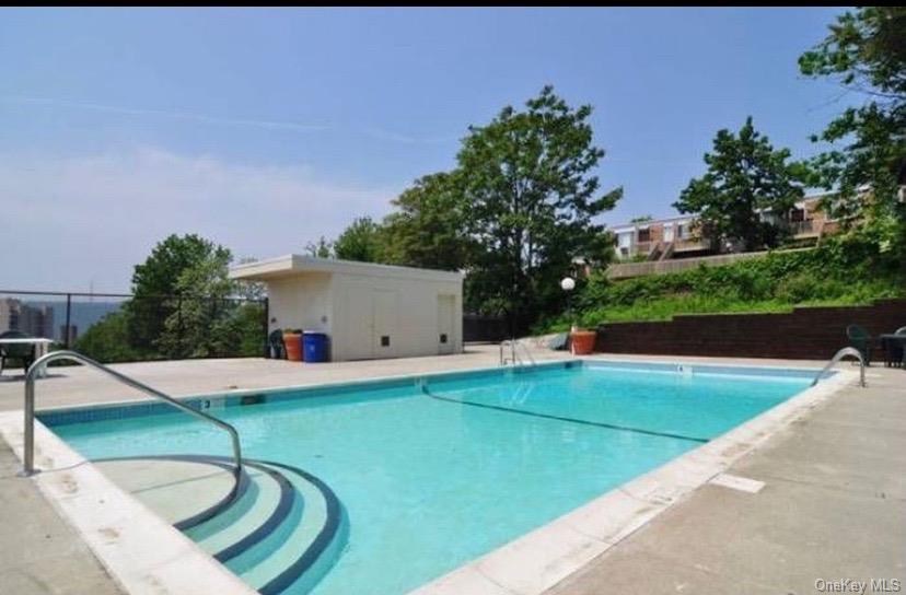 397 N Broadway 3a Property Photo 17