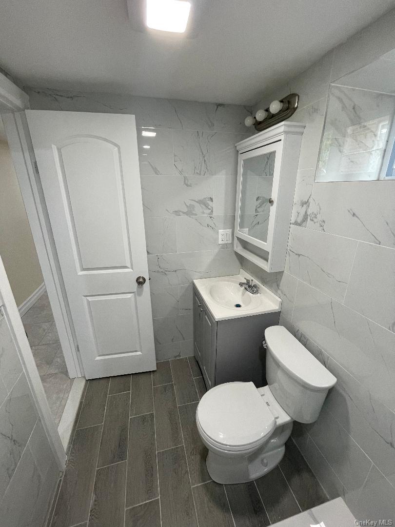 839 Clarence Avenue Property Photo 6