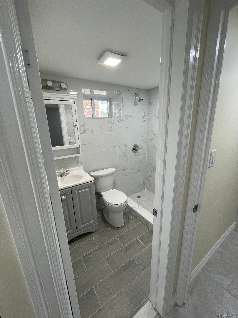 839 Clarence Avenue Property Photo 8