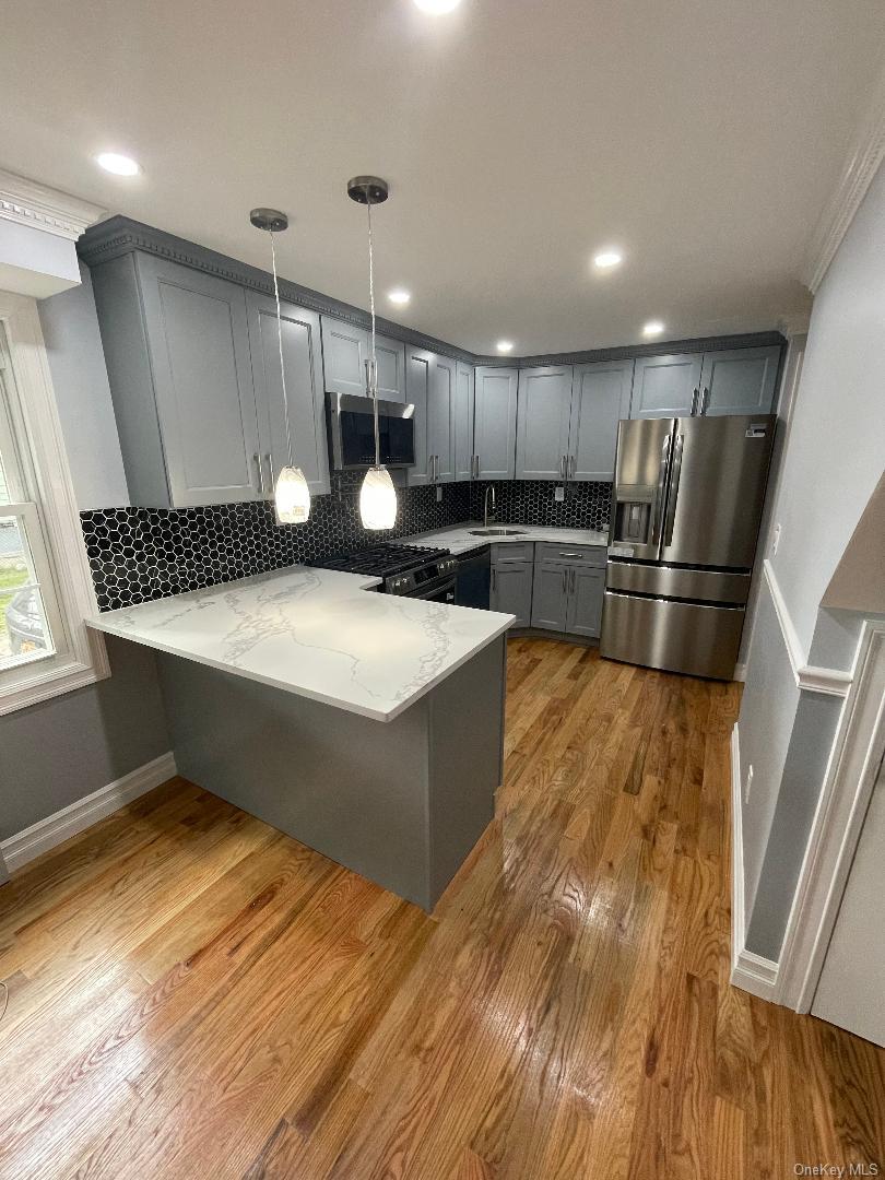 839 Clarence Avenue Property Photo 14