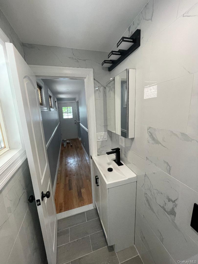 839 Clarence Avenue Property Photo 20