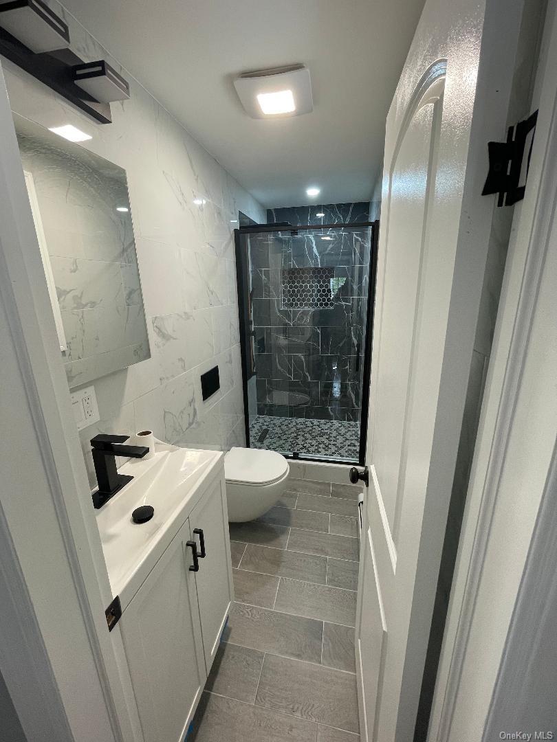 839 Clarence Avenue Property Photo 30