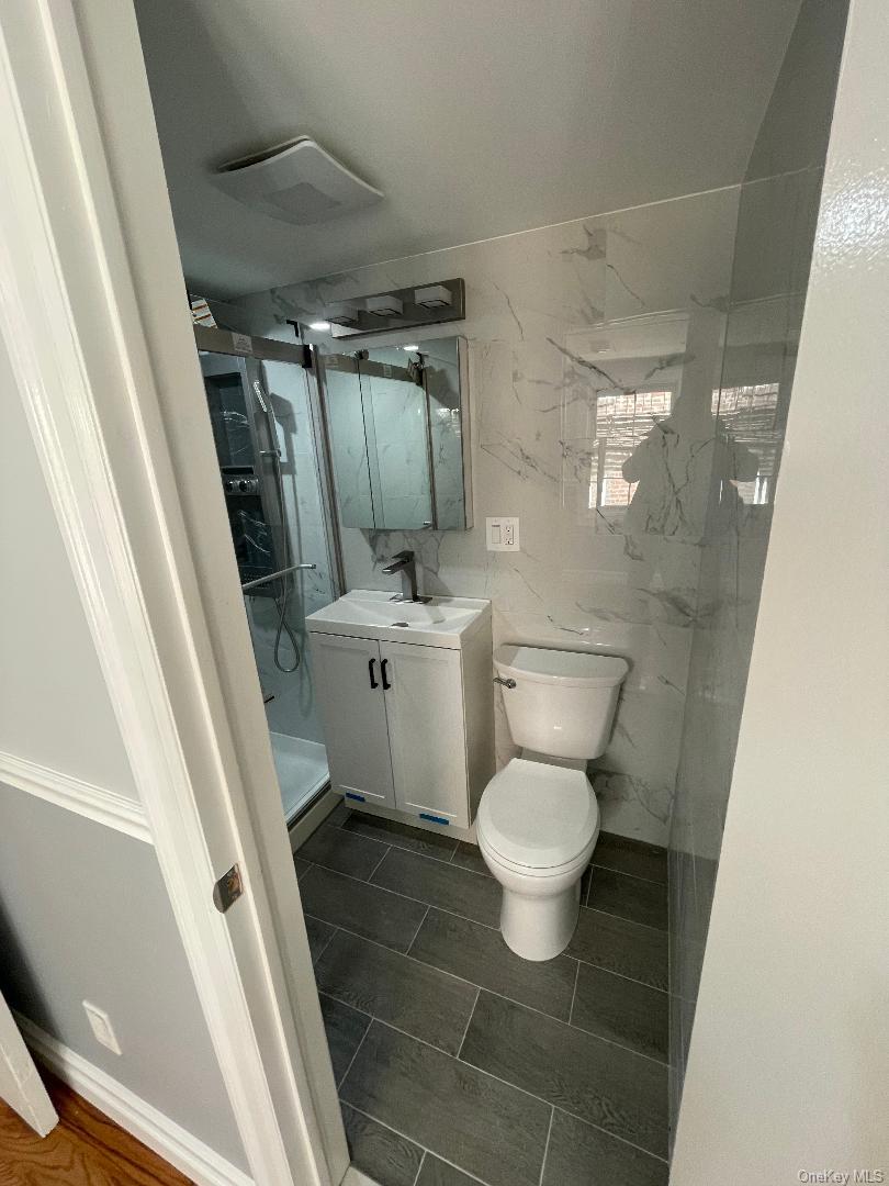 839 Clarence Avenue Property Photo 32