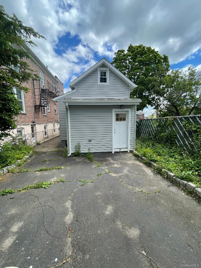 839 Clarence Avenue Property Photo 33