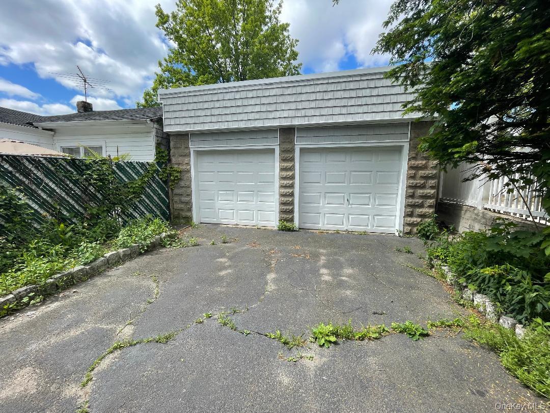 839 Clarence Avenue Property Photo 34