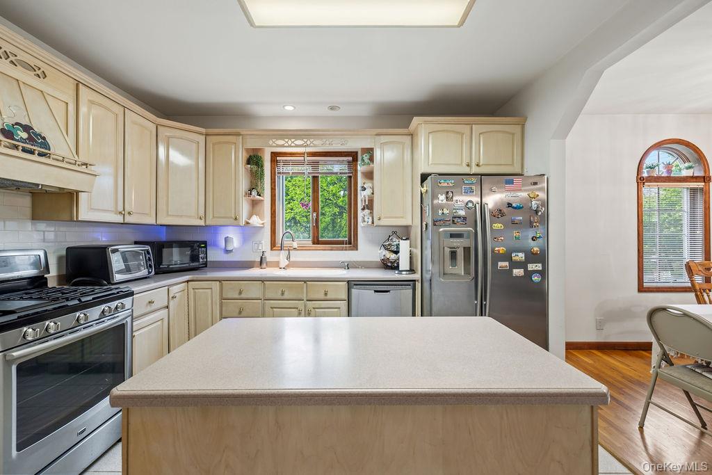 289 Seven Springs Mountain Road Property Photo 7