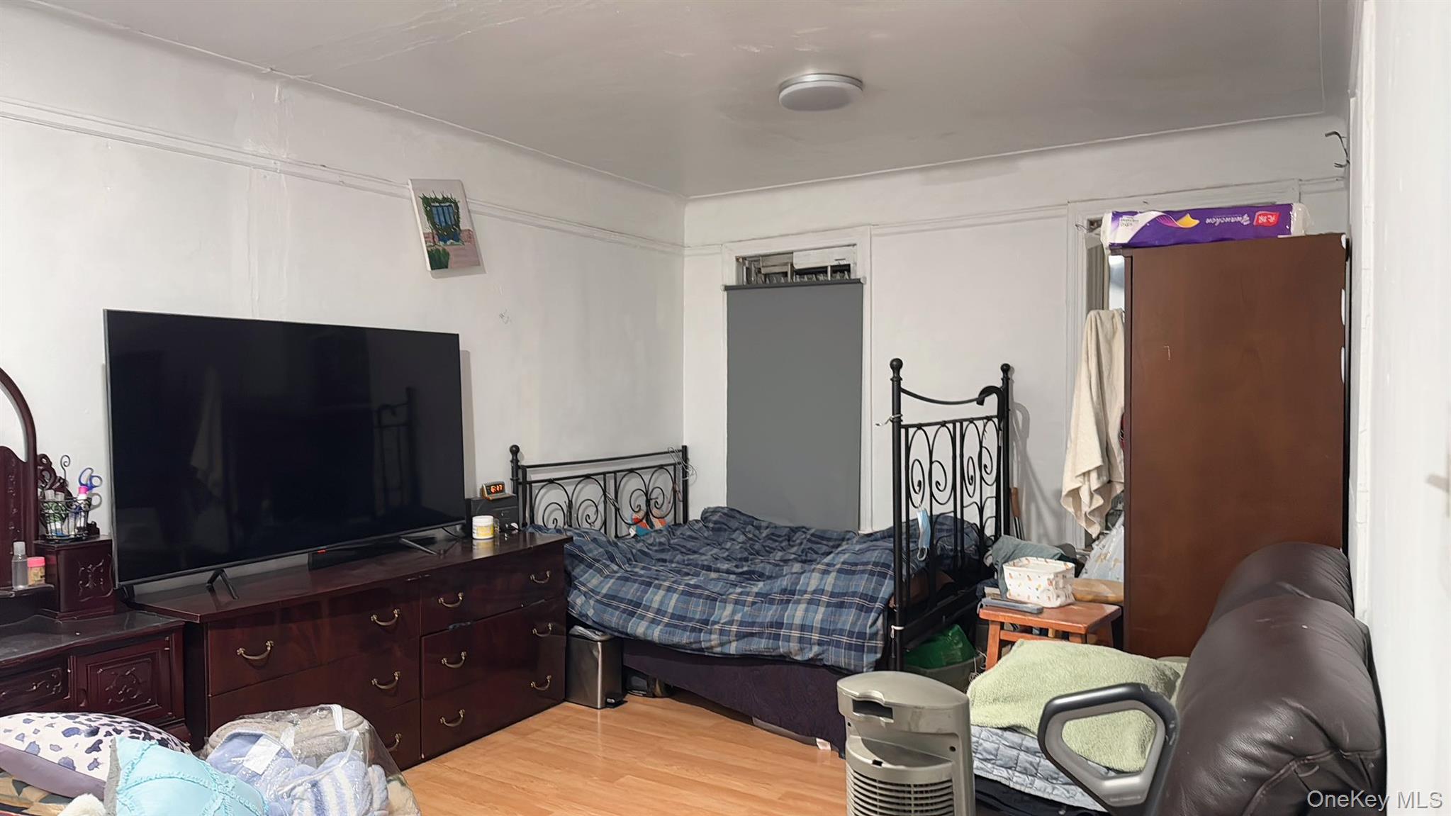 8811 Elmhurst Avenue B12 Property Photo 7