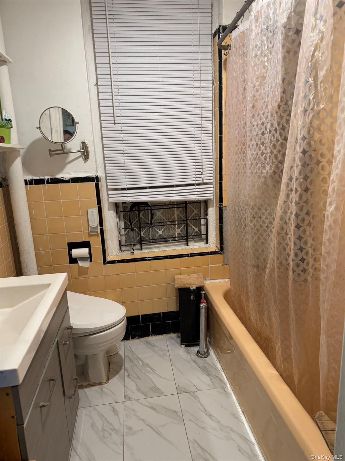 8811 Elmhurst Avenue B12 Property Photo 8