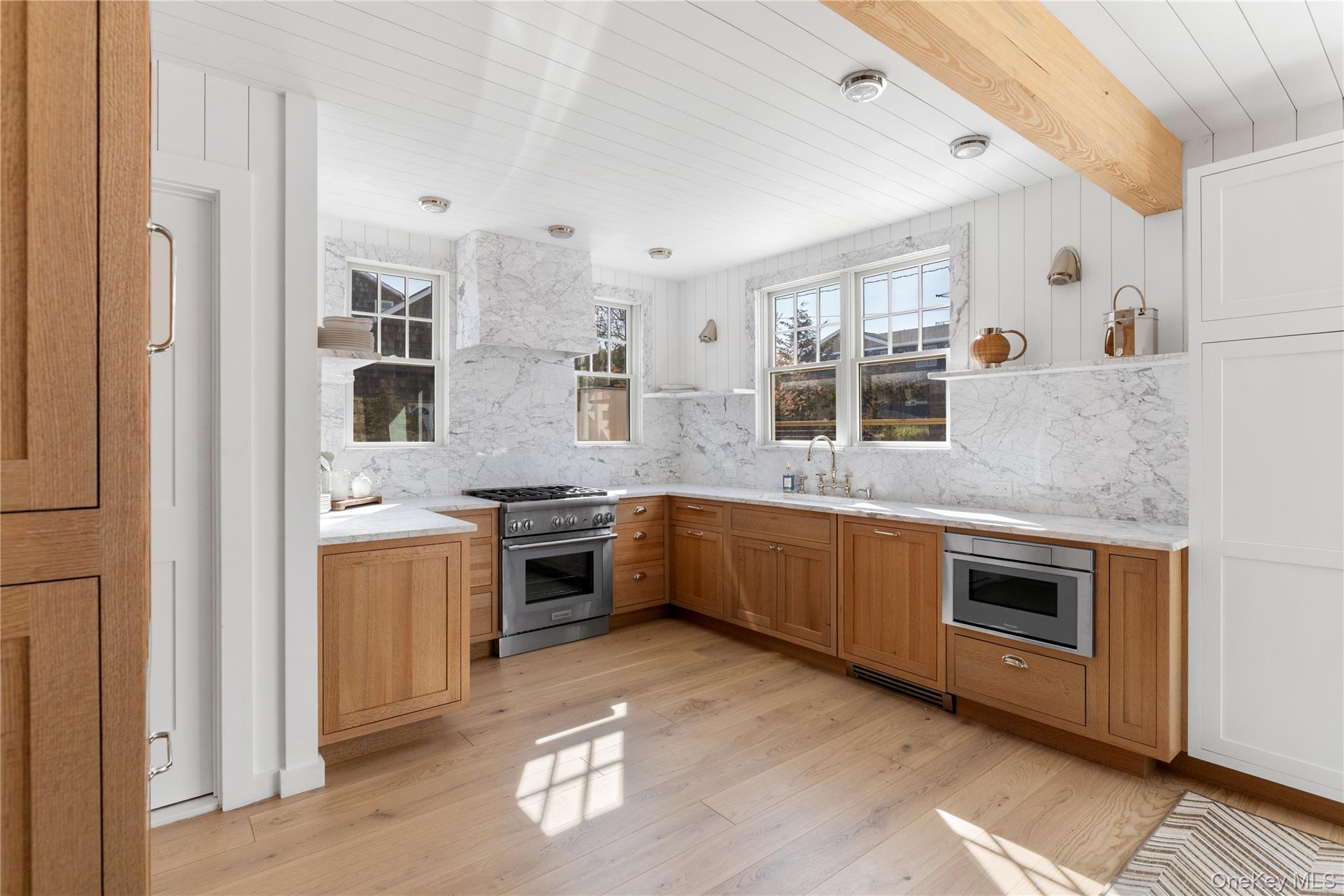 105 Clipper Road Property Photo 4