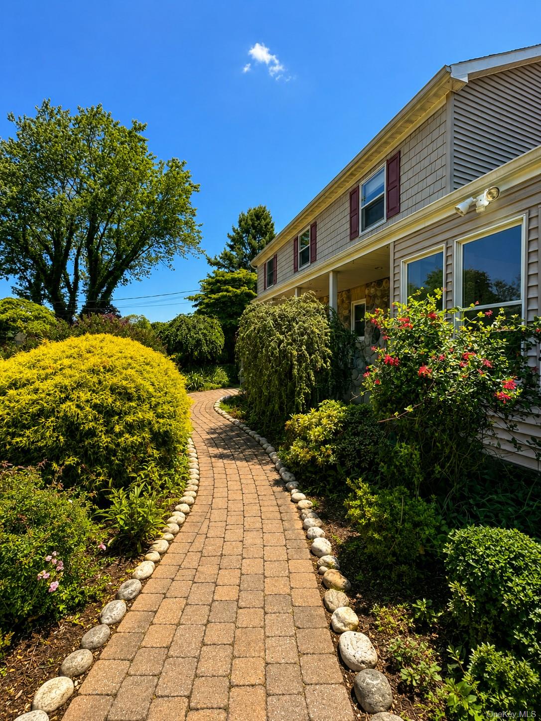 6 Roberts Lane Property Photo 3