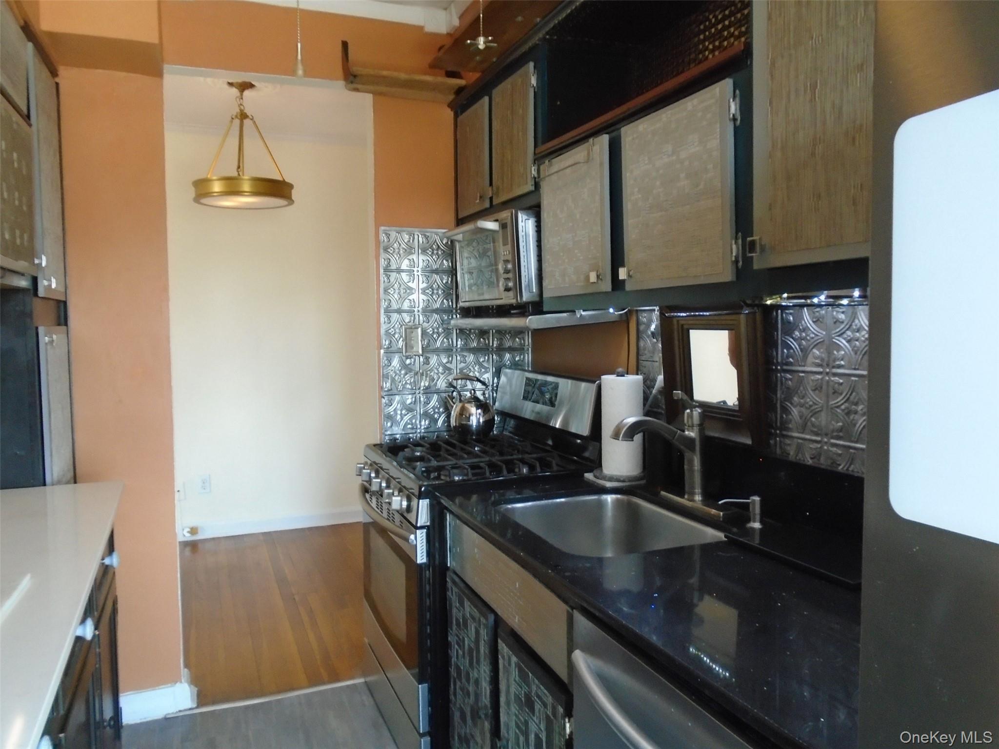 75-20 113th Street 6a Property Photo 11