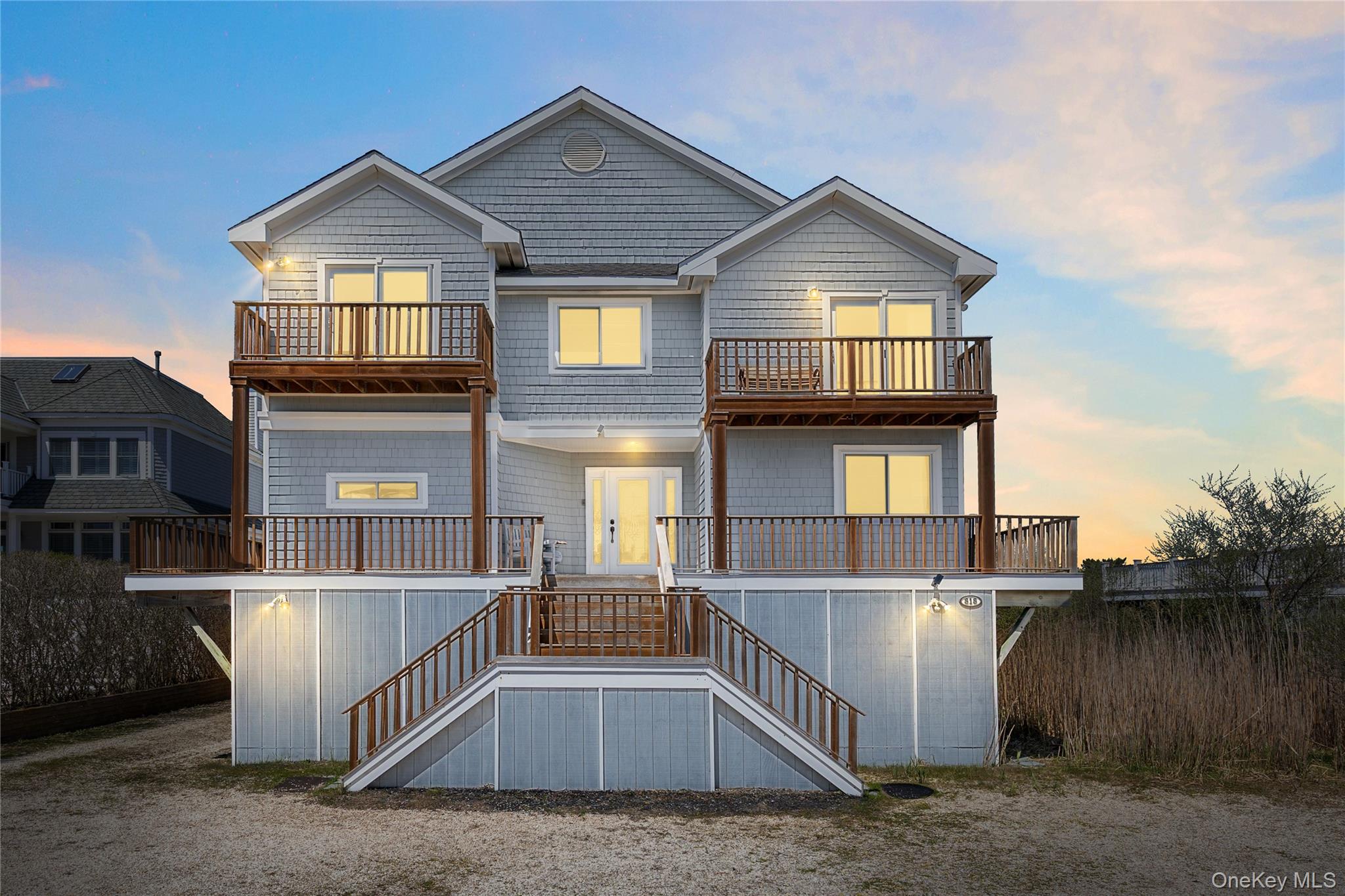 818 Dune Road Property Photo 1