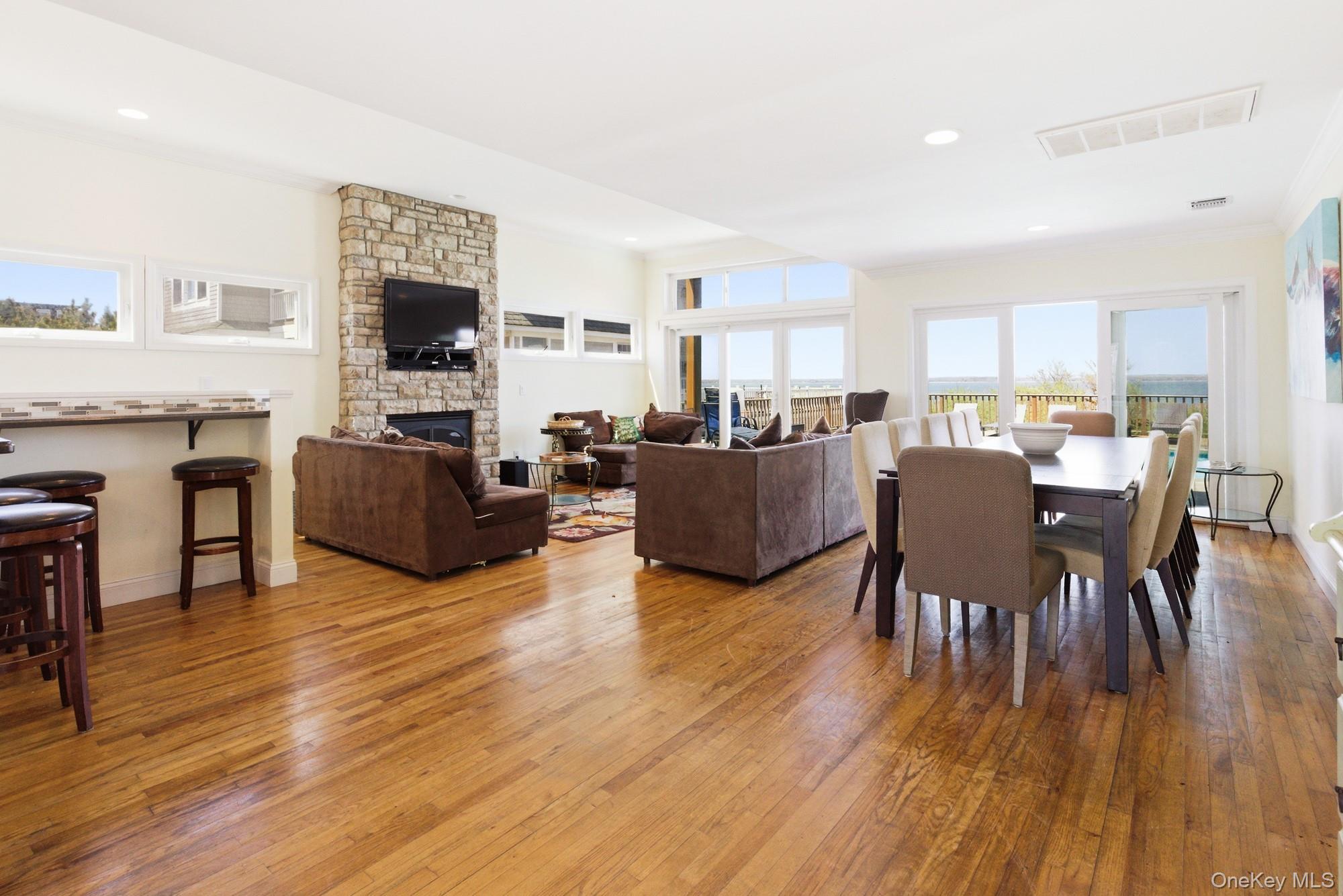 818 Dune Road Property Photo 5
