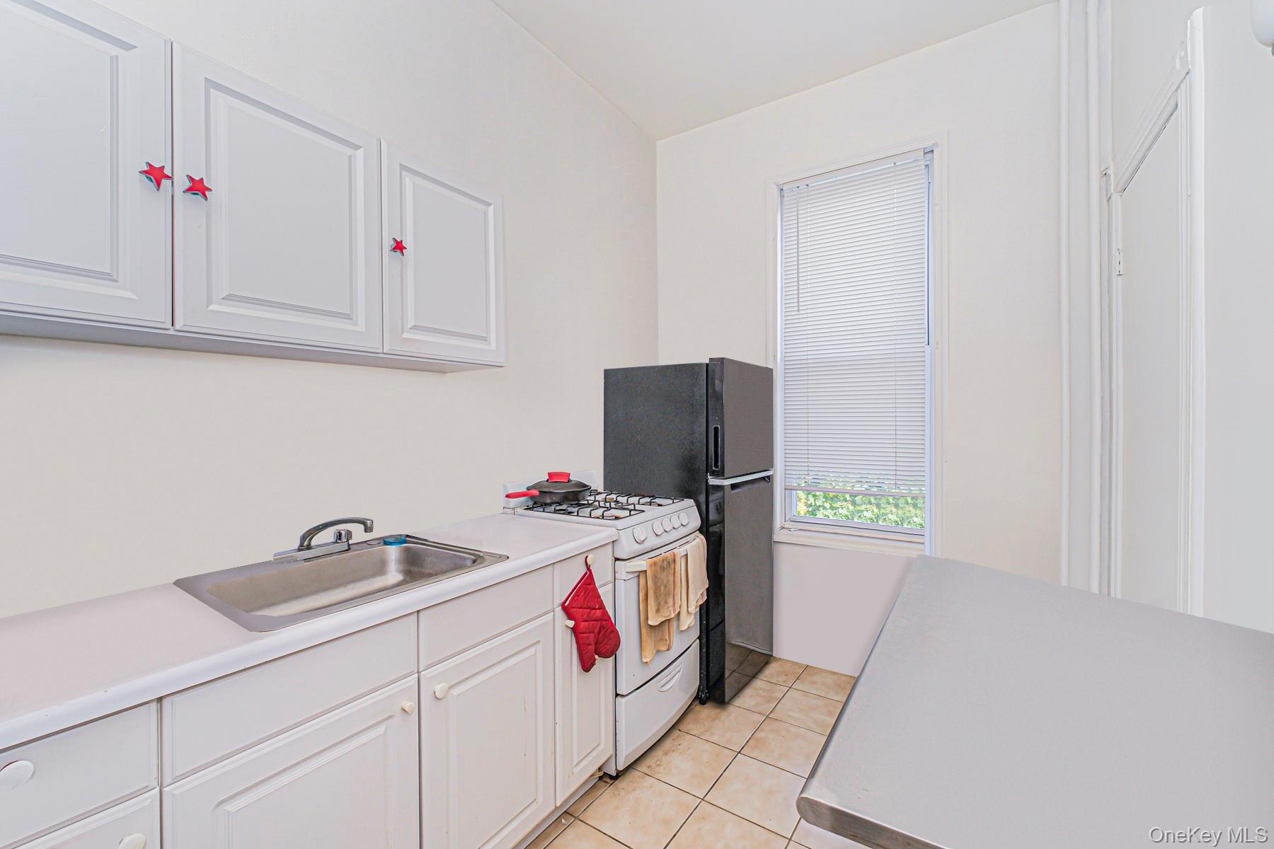 260 Covert St Property Photo 15