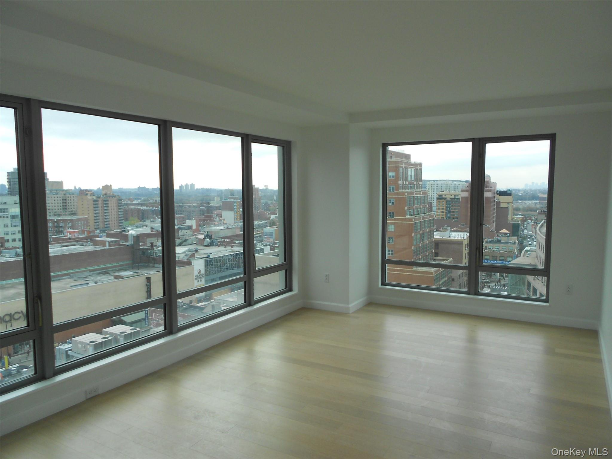 138-35 39 Avenue 11g Property Photo 2