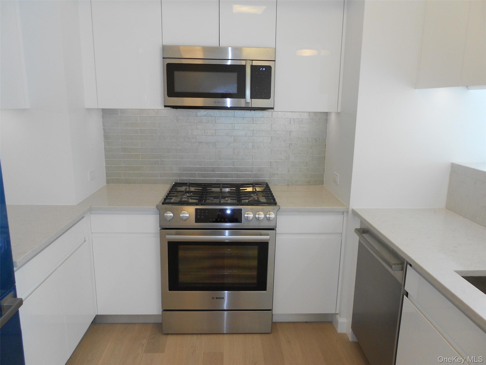 138-35 39 Avenue 11g Property Photo 3