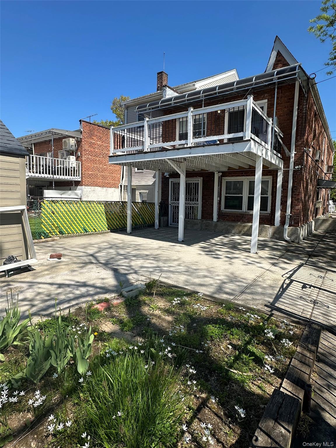 152-20 Peck Avenue Property Photo 11
