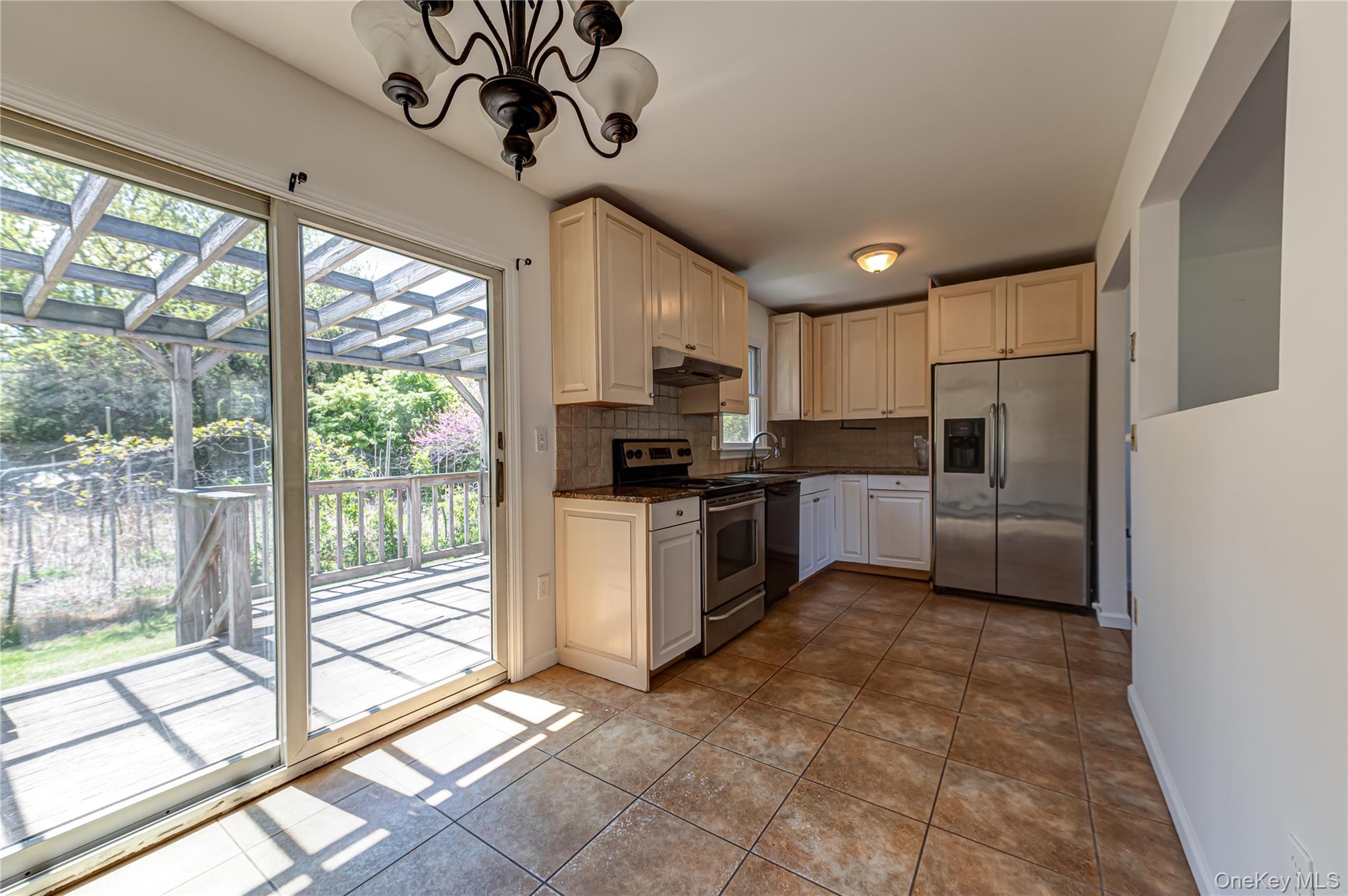 6200 New Suffolk Avenue Property Photo 15