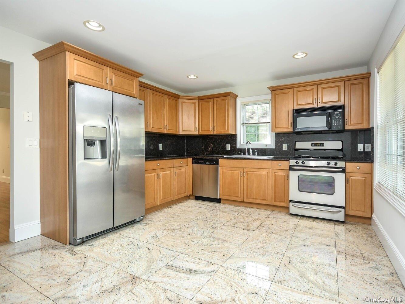 51 Inwood Road B Property Photo 10