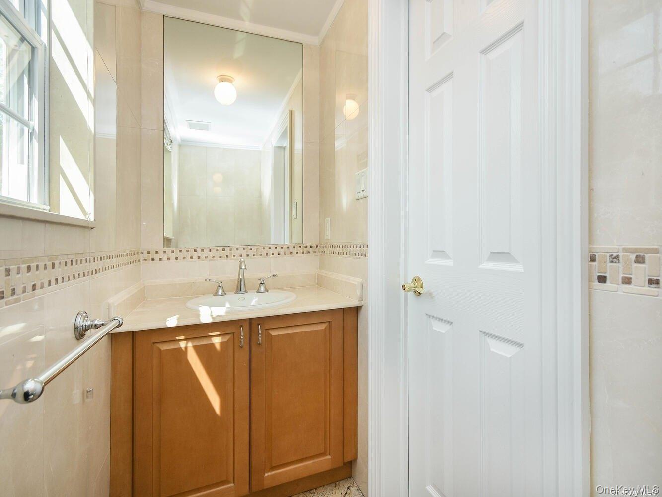 51 Inwood Road B Property Photo 14