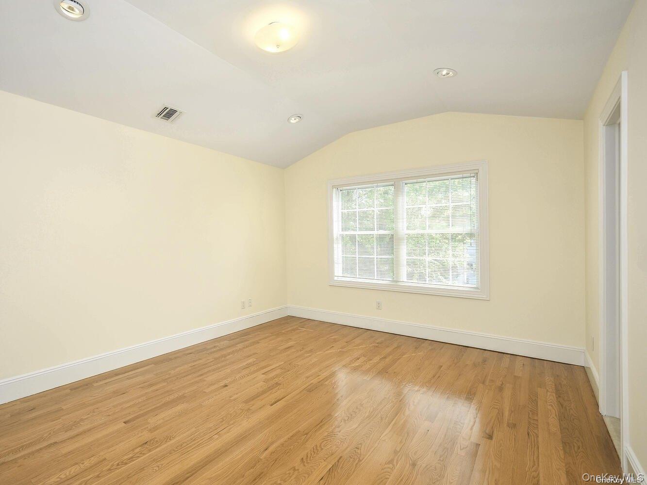 51 Inwood Road B Property Photo 15