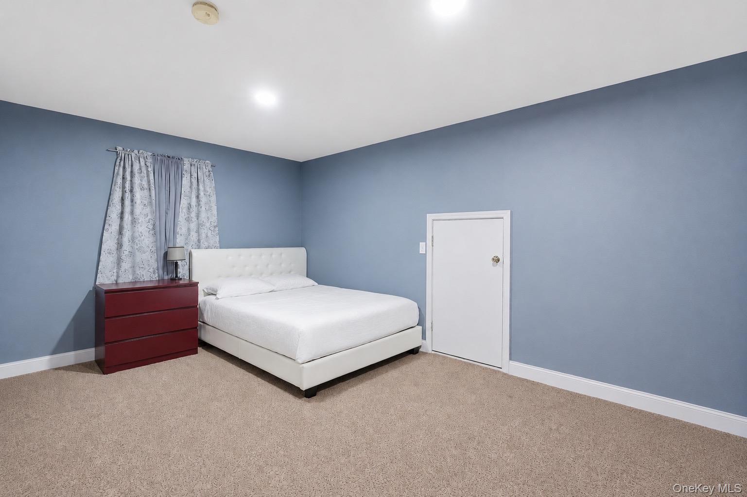 120 Morris Avenue Property Photo 27