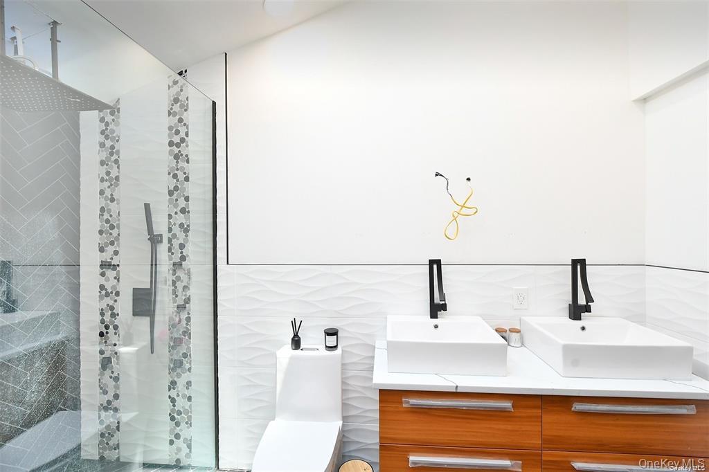 51 Newton Avenue Property Photo 23