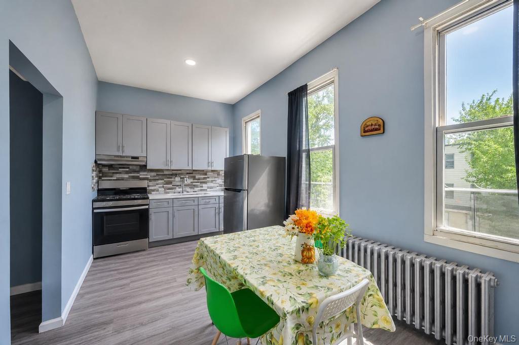 252 Woodbine Street Property Photo 7