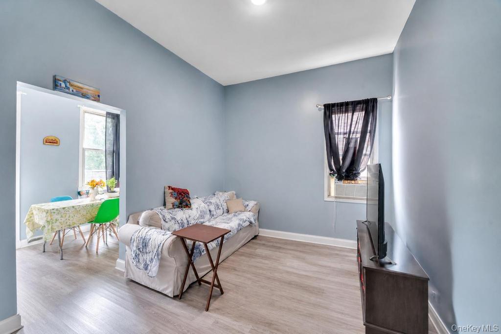 252 Woodbine Street Property Photo 8