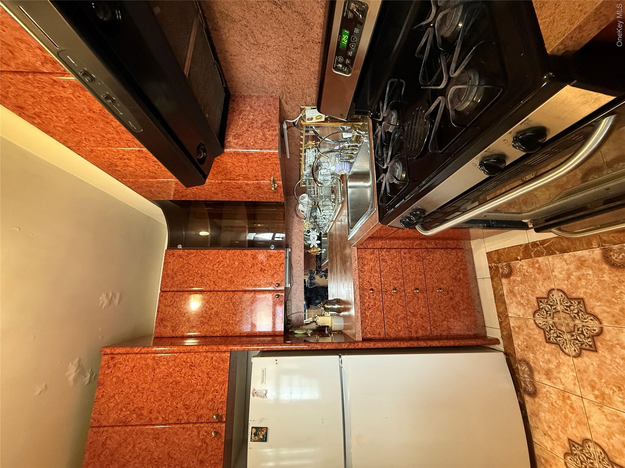 61-45 98th Street 12 F Property Photo 4