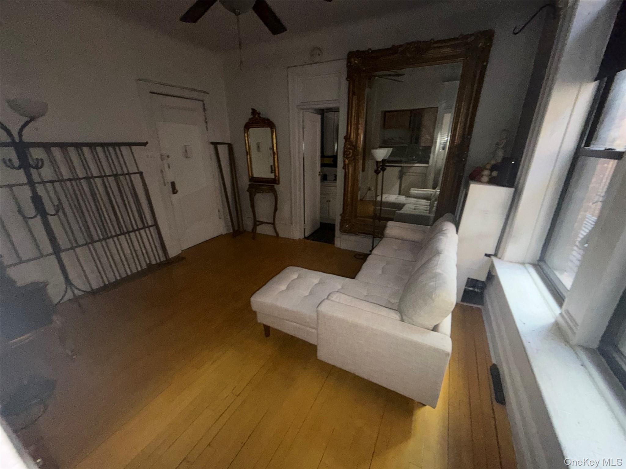 105 E 15th Street 57 Property Photo 4