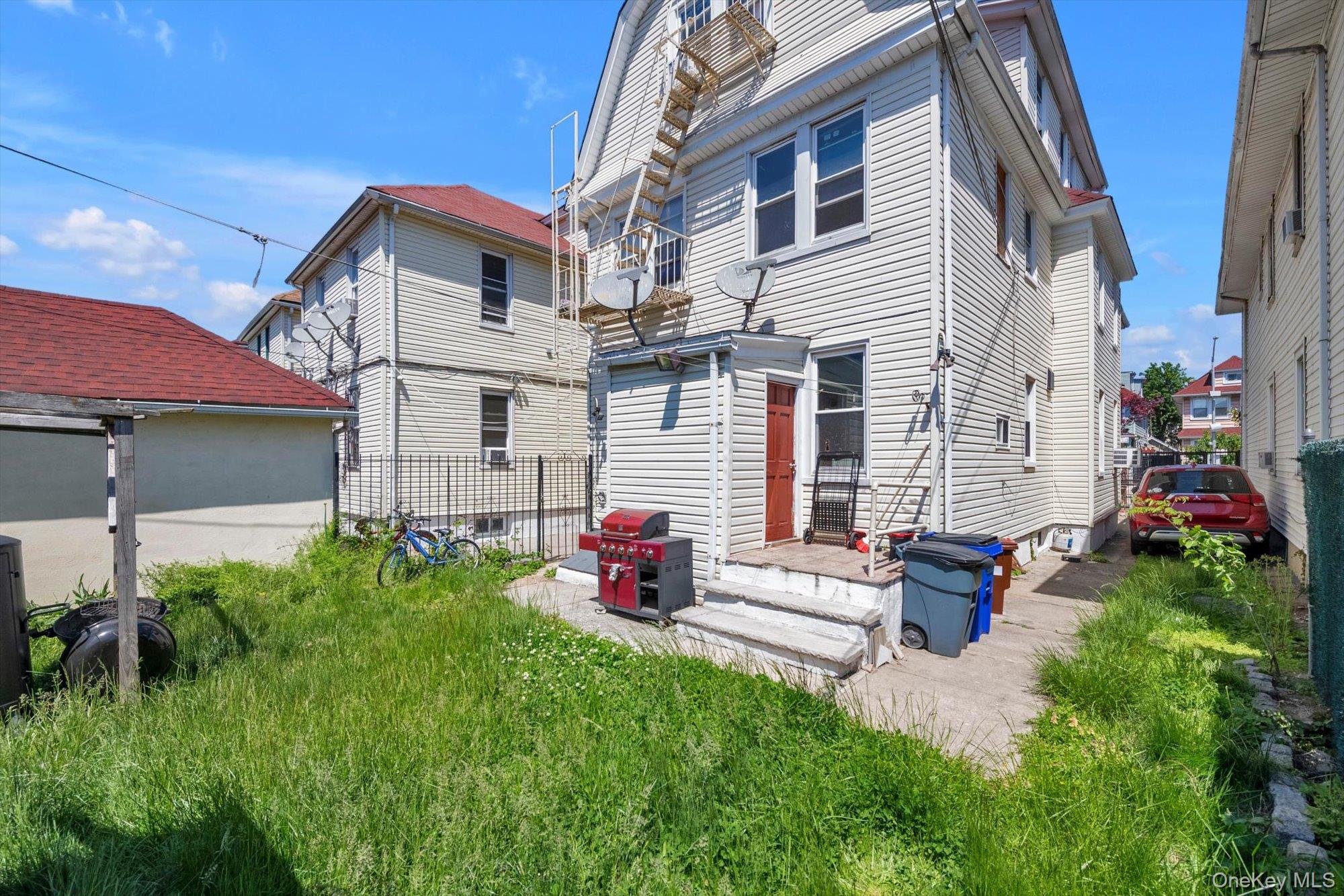 3540 91st Street Property Photo 4