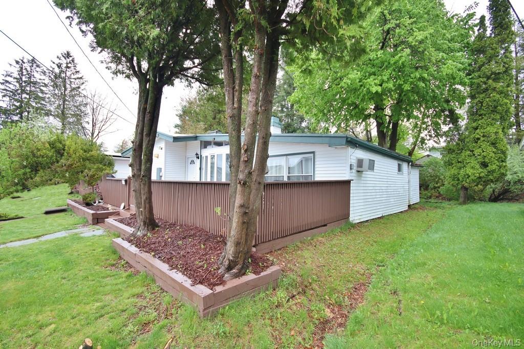 19 Crescent Circle Property Photo 7