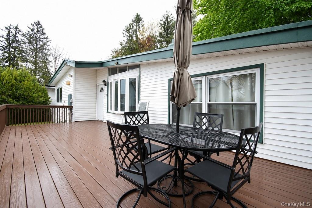 19 Crescent Circle Property Photo 10