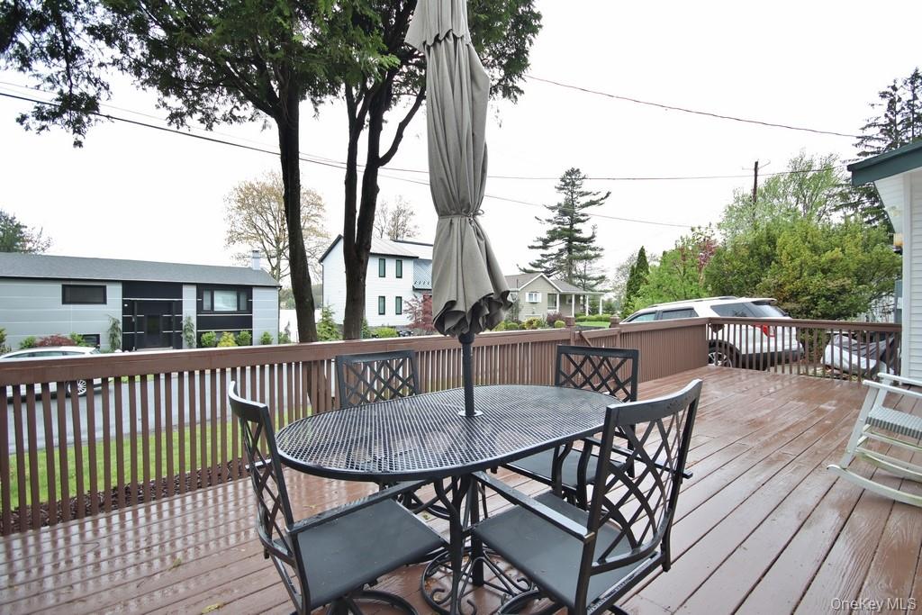 19 Crescent Circle Property Photo 11