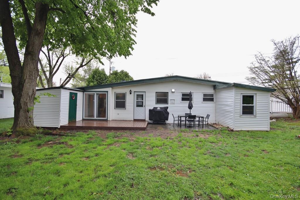 19 Crescent Circle Property Photo 12