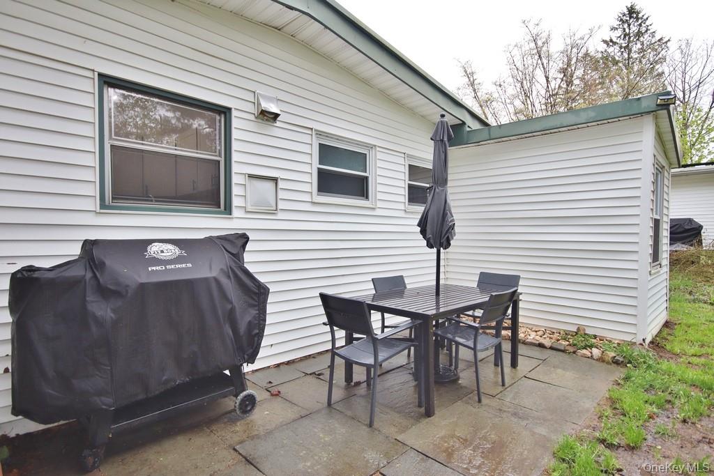19 Crescent Circle Property Photo 16