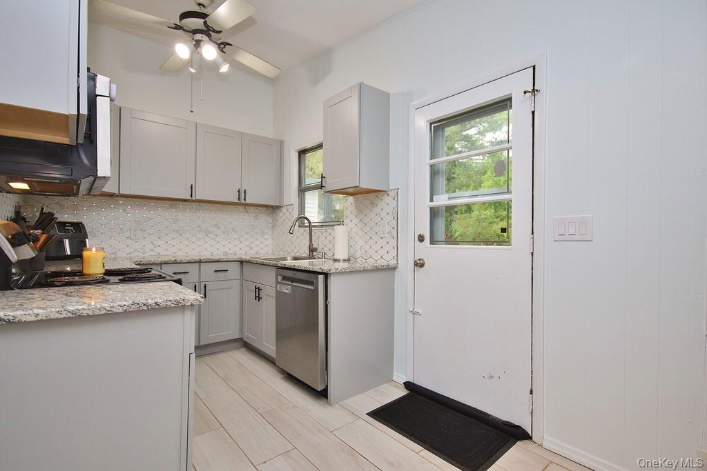19 Crescent Circle Property Photo 17