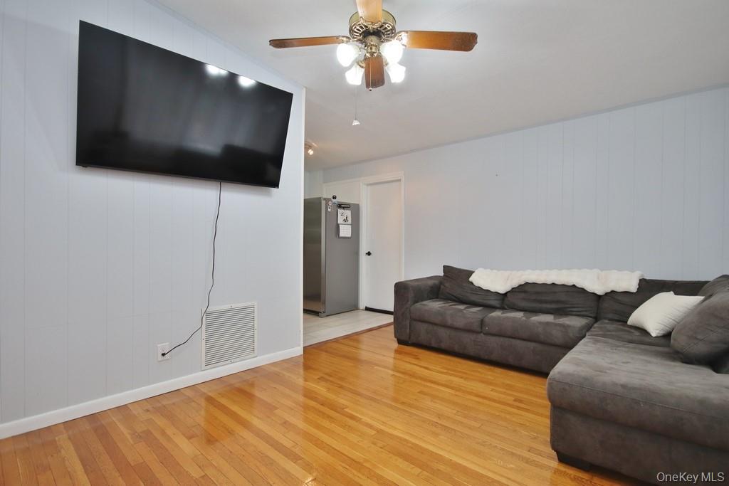 19 Crescent Circle Property Photo 22
