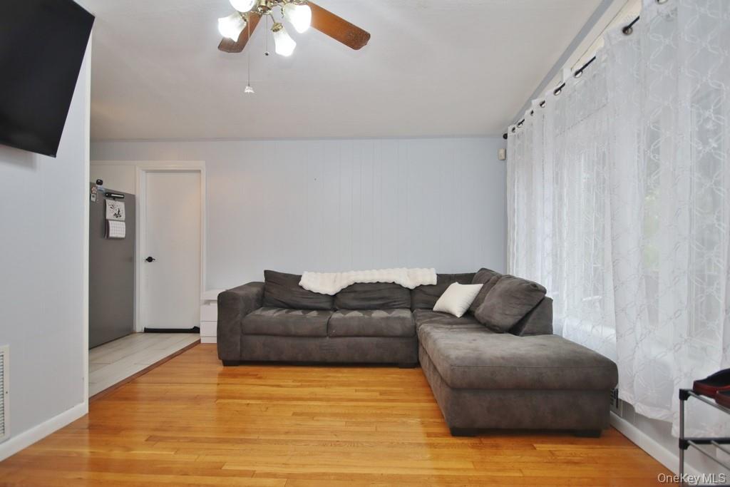 19 Crescent Circle Property Photo 23